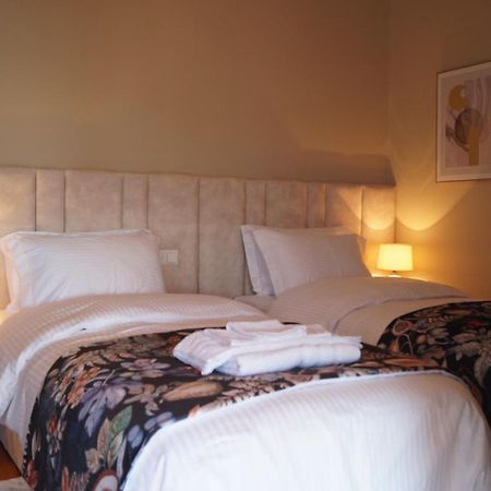 Daphne Luxury Apartment 카스토리아 외부 사진