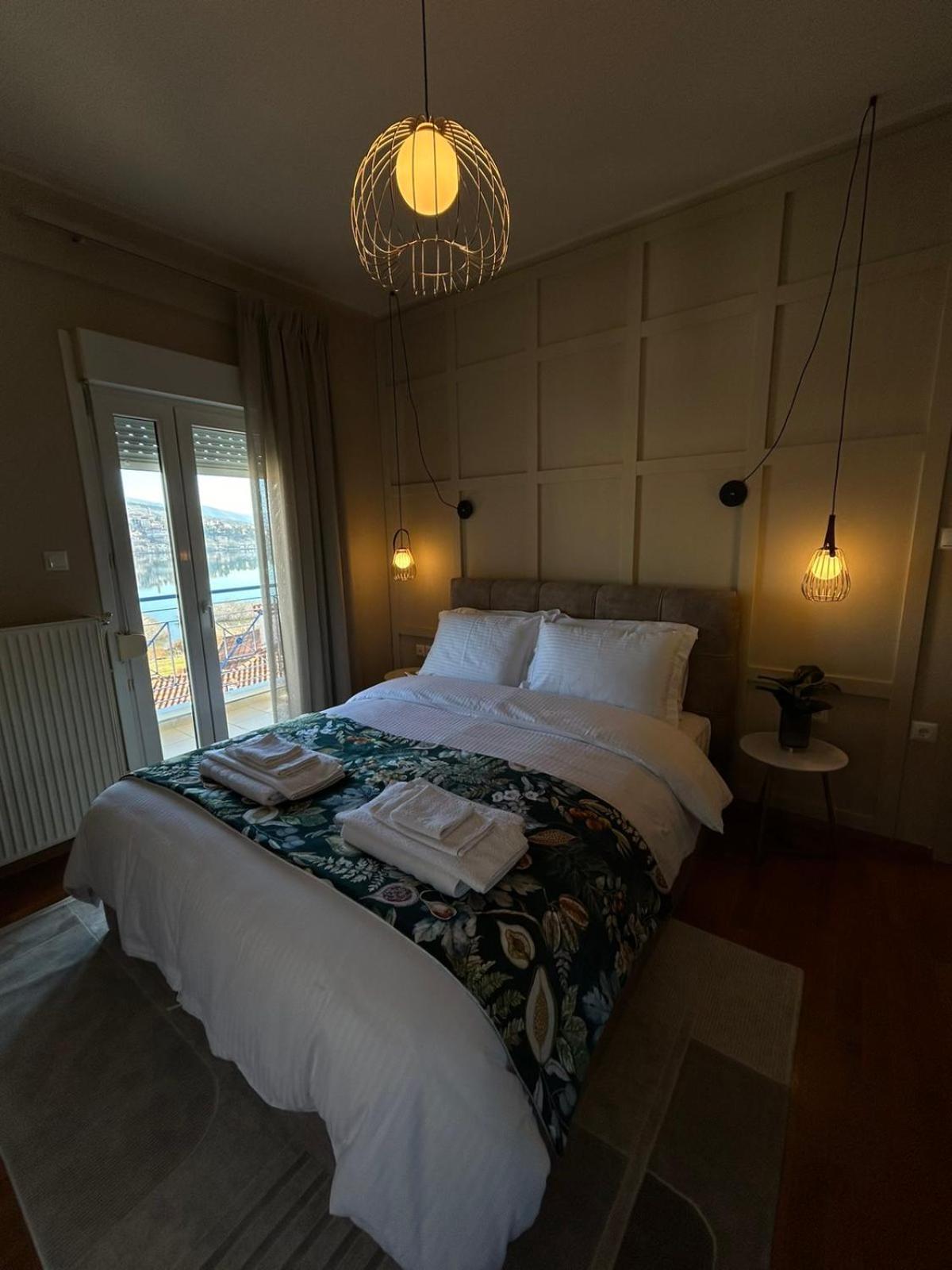 Daphne Luxury Apartment 카스토리아 외부 사진